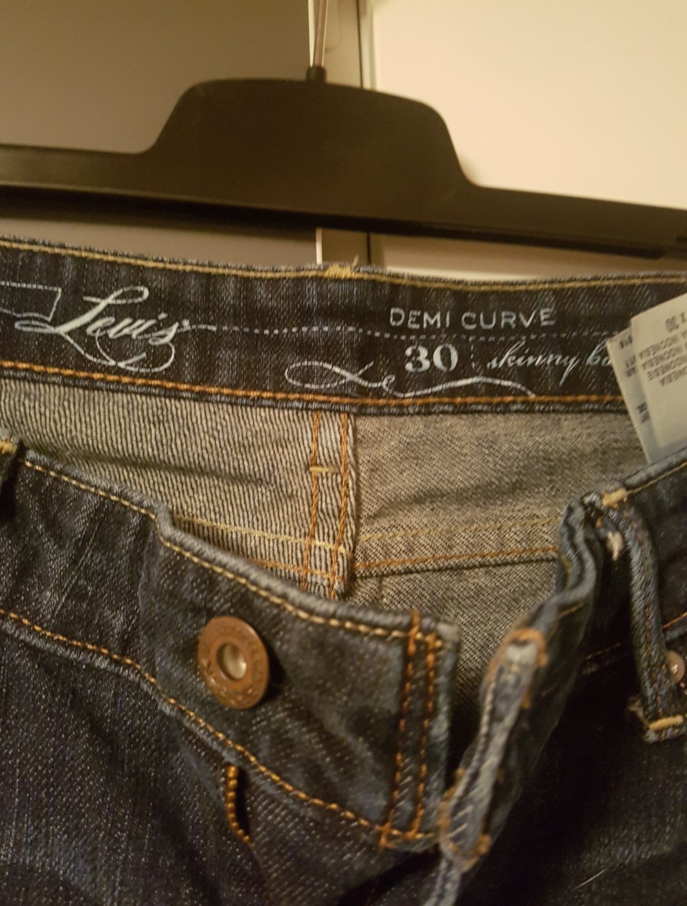wie neu Levis Jeanshose demi curve Gr 30x30 ( 38/40) Bootcut