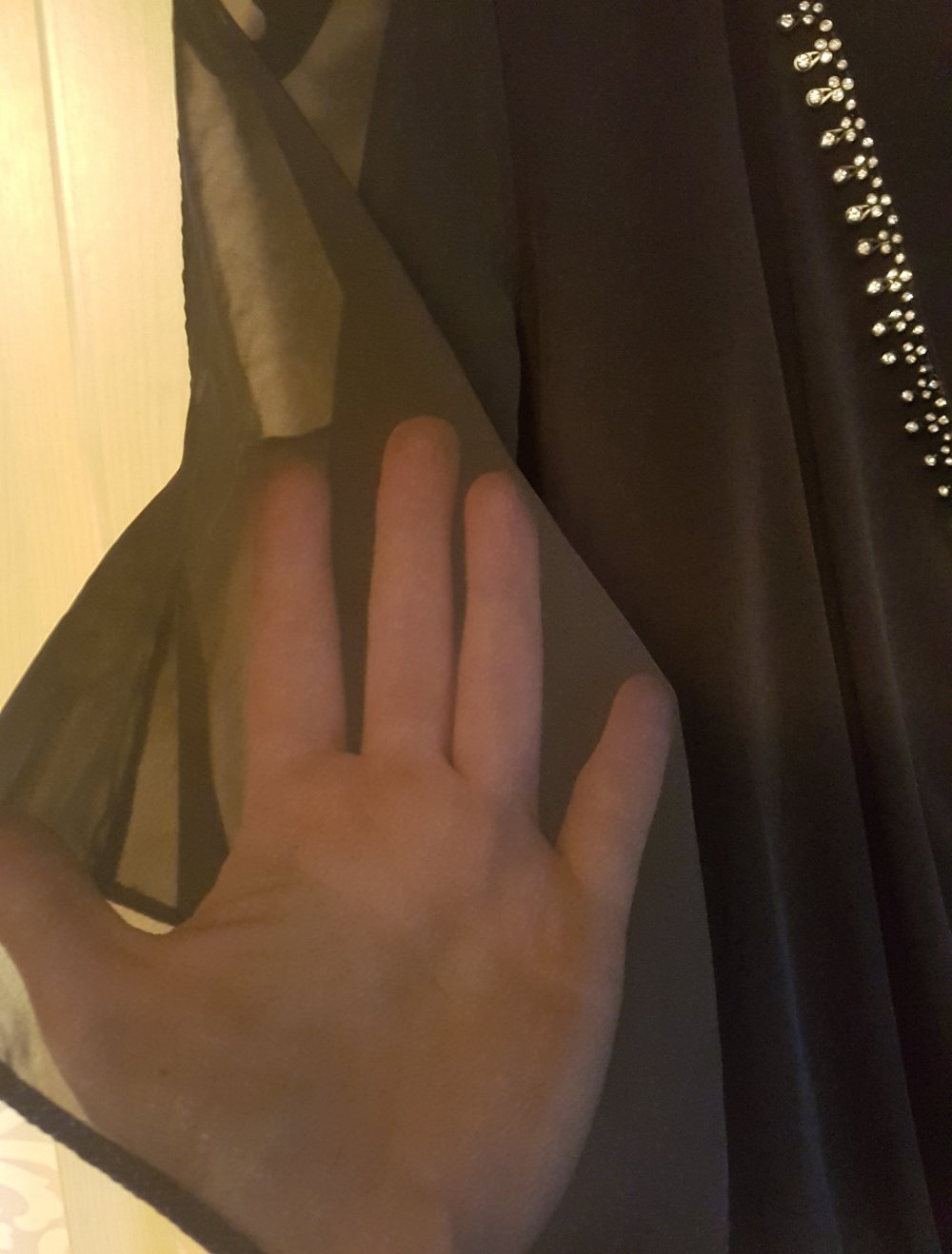 wunderschönes Blusenshirt mit tollen Pailettten Ausschnitt in Gr 36