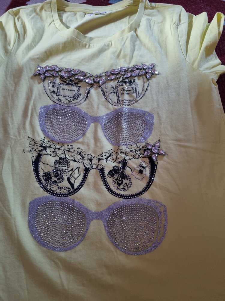 Shirt traumhaft schön mit Strass