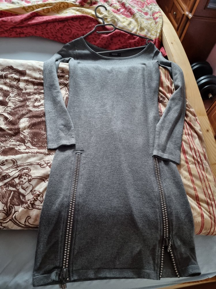 Kleid mega schön mit Strass Reissverschlüssen 