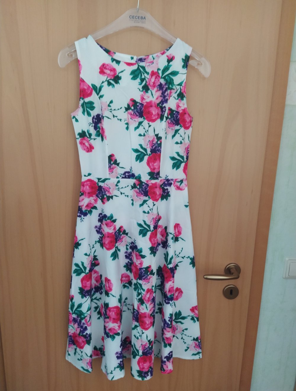 Schönes Minikleid