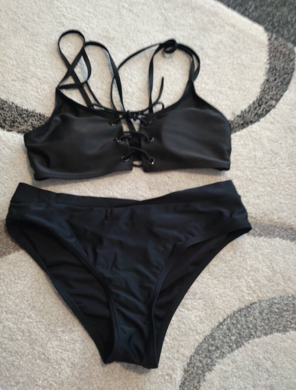 NEU schwarzer Bikini mit Schnürung