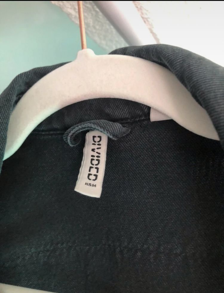 kurze Jeansjacke mit Gürtel