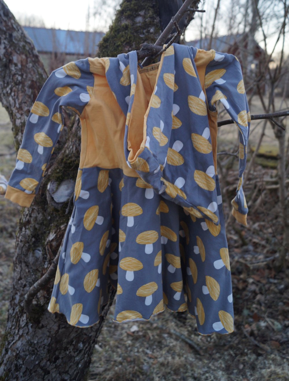 Kleid mit Drehrock Drehkleid Zipfelkapuzenkleid mitwachsend Gr. 86 92 98