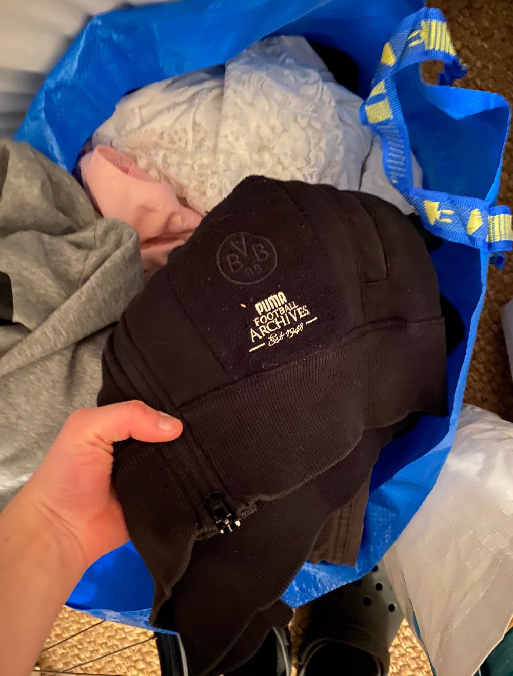 Verkauft wird diese schöne Dortmund Sweatshirt Jacke