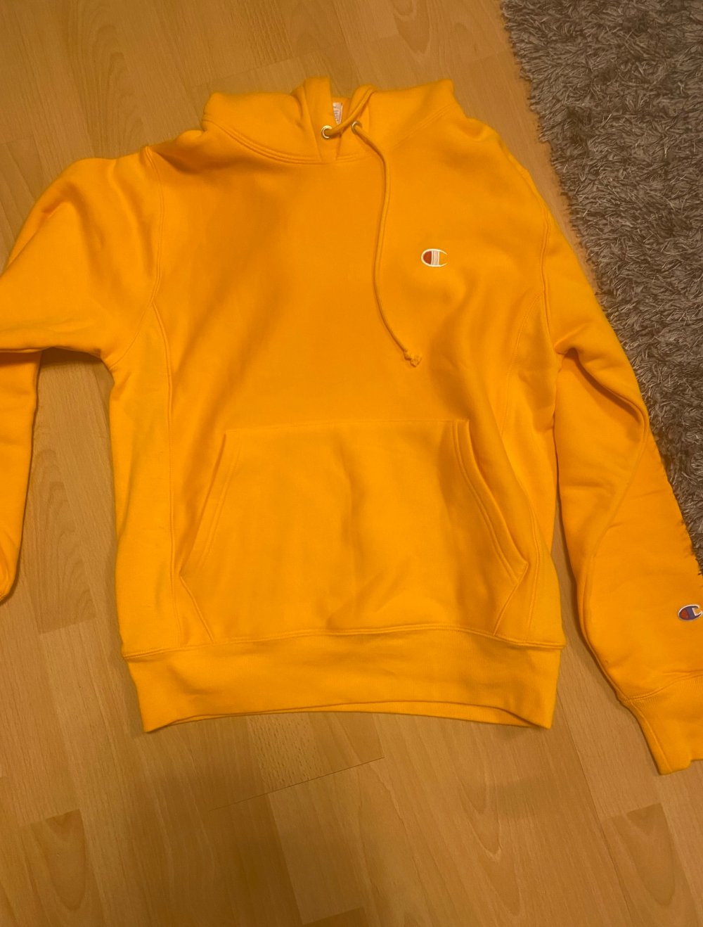 Champion Pullover abzugeben