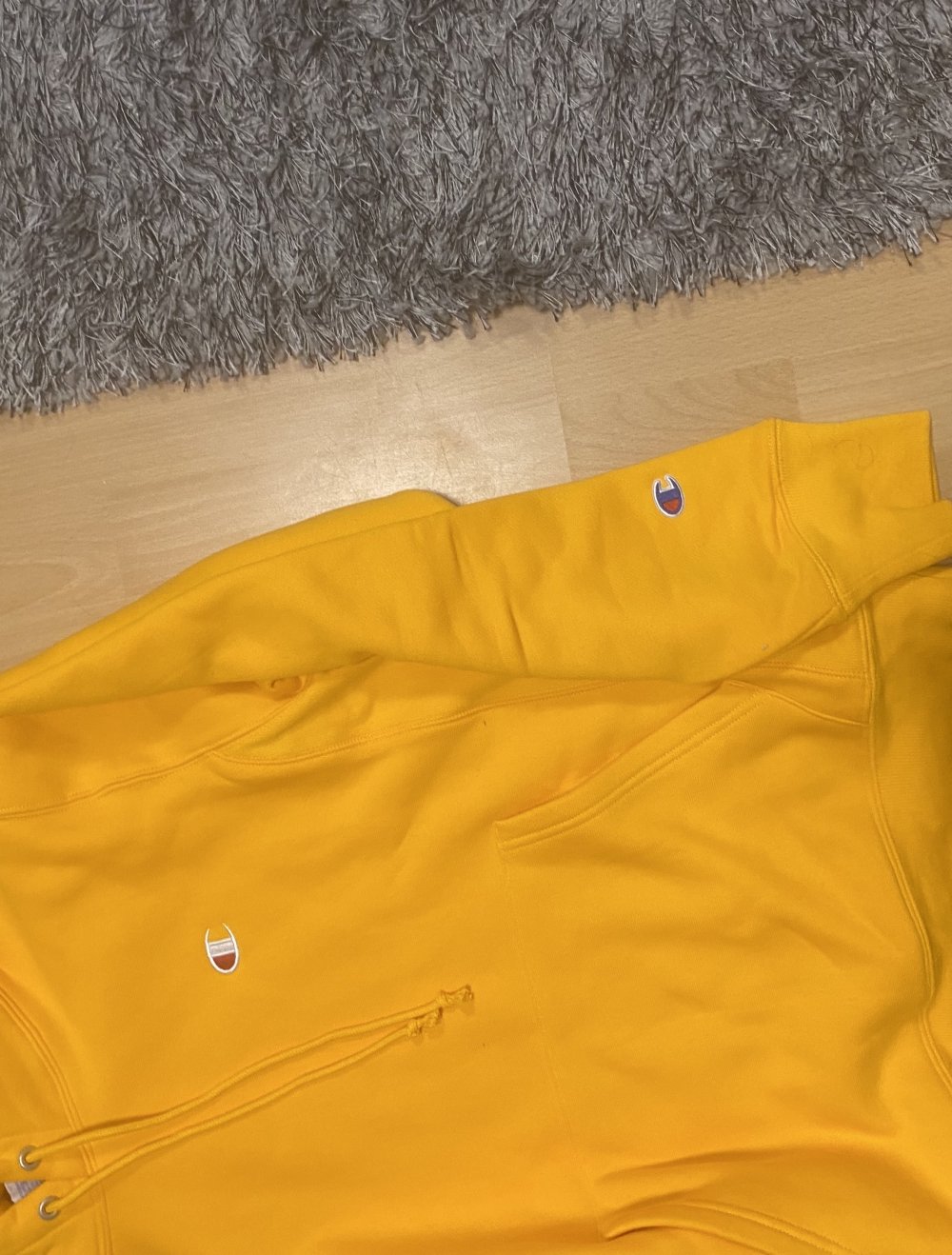 Champion Pullover abzugeben