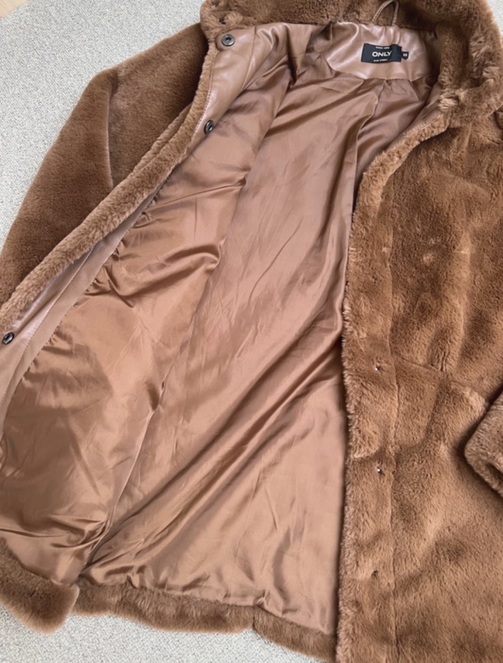 Schöne Teddyjacke von Only