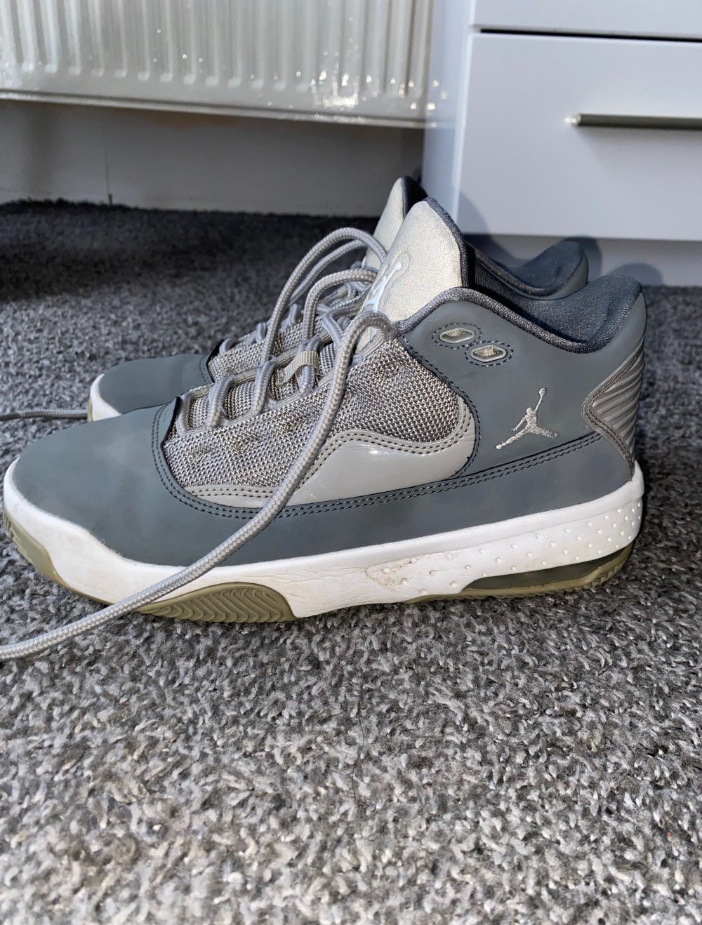 Jordans - Grau - Unisex