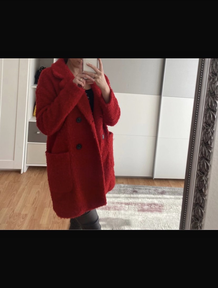 Roter Mantel von Bershka