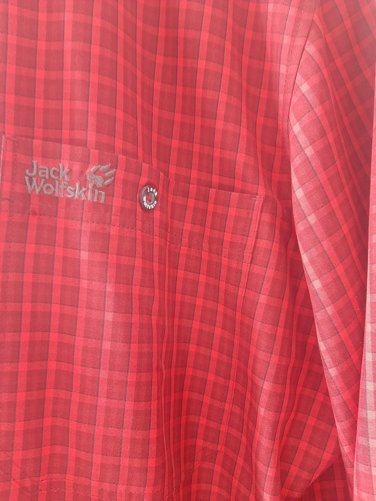schickes rotes Hemd 