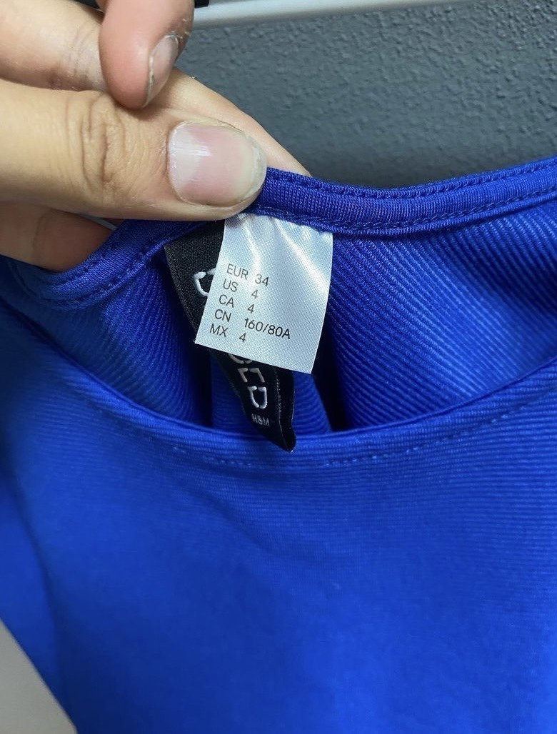 Blaues Kleid