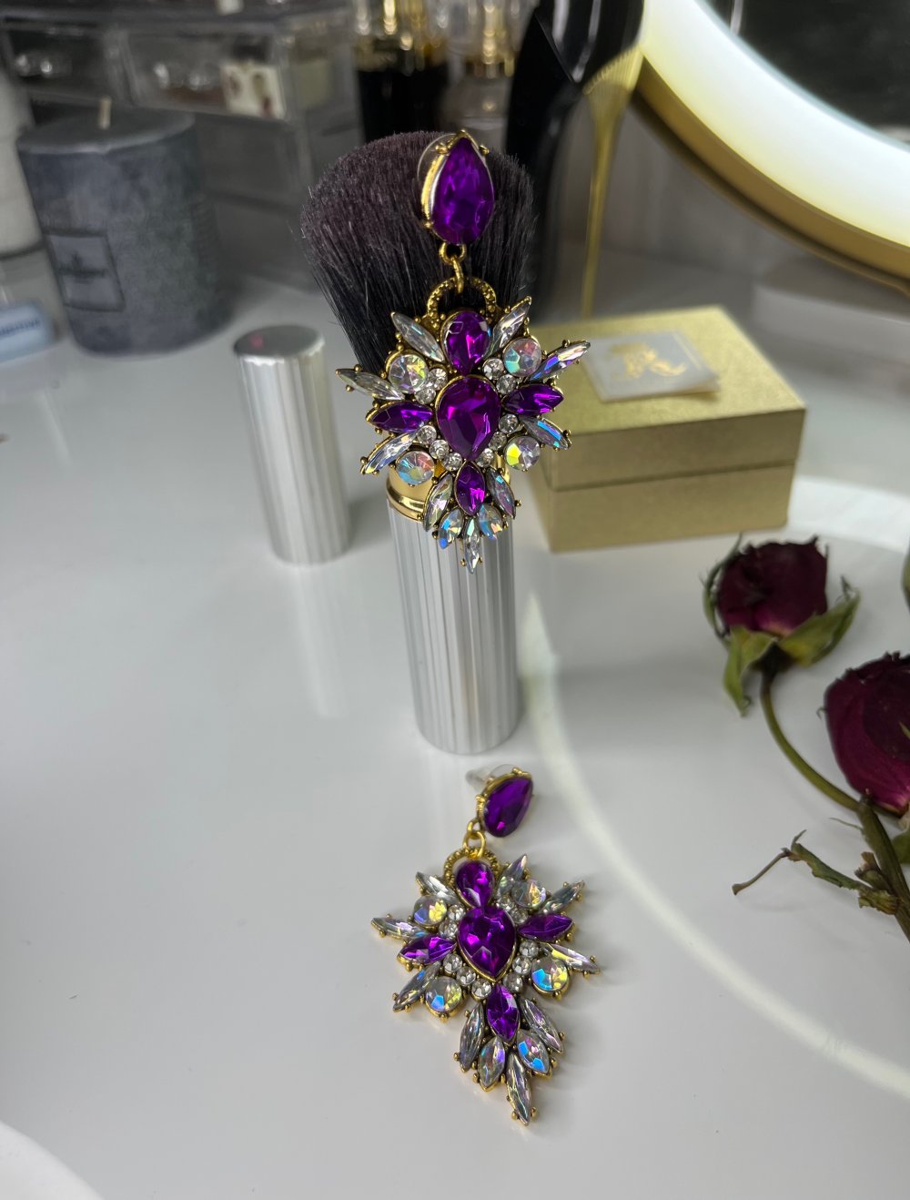 Violette Ohrringe