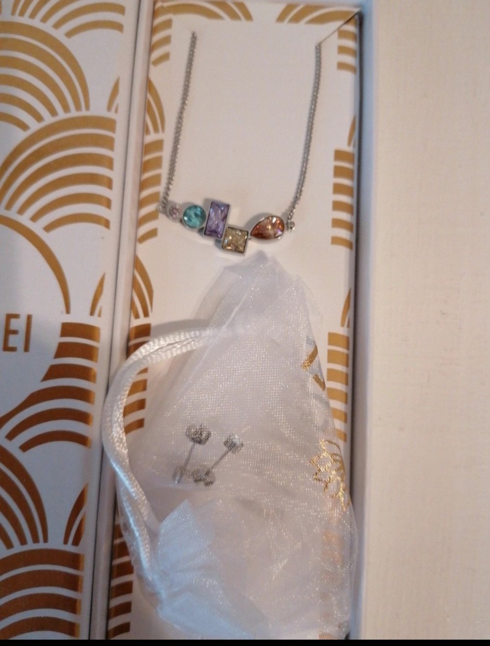 Kette und passende Ohrringe von PURELEI