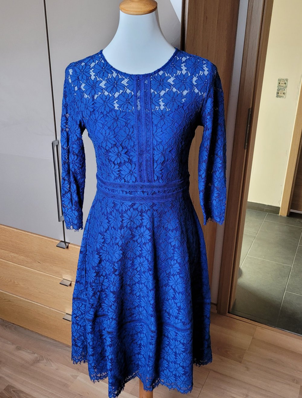 Hallhuber kleid spitzenkleid s 36 blau königsblau