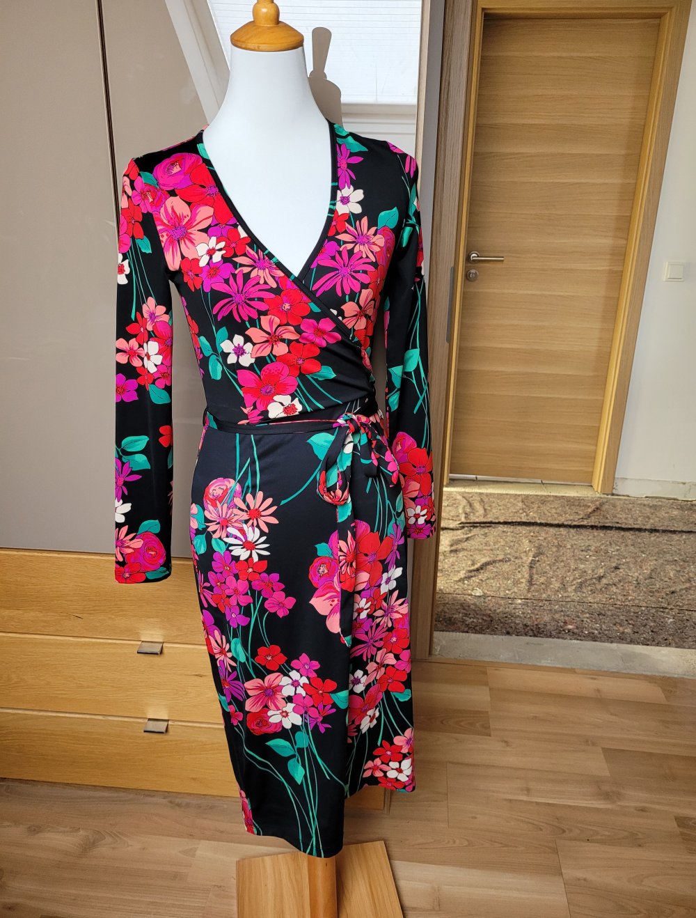 king louie kleid xs neuwertig wickeloptik