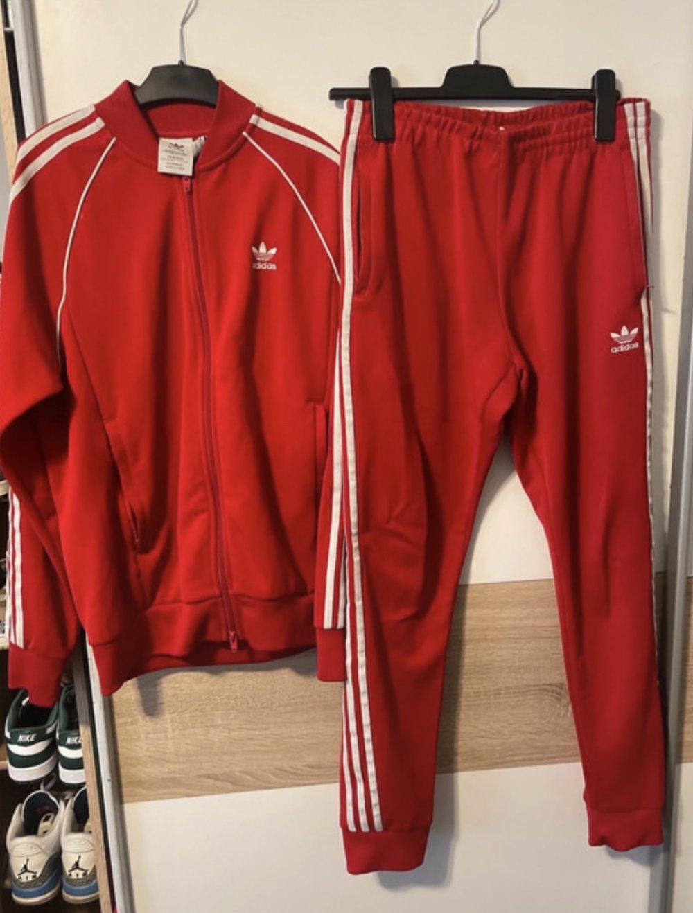 Adidas Jogginganzug rot