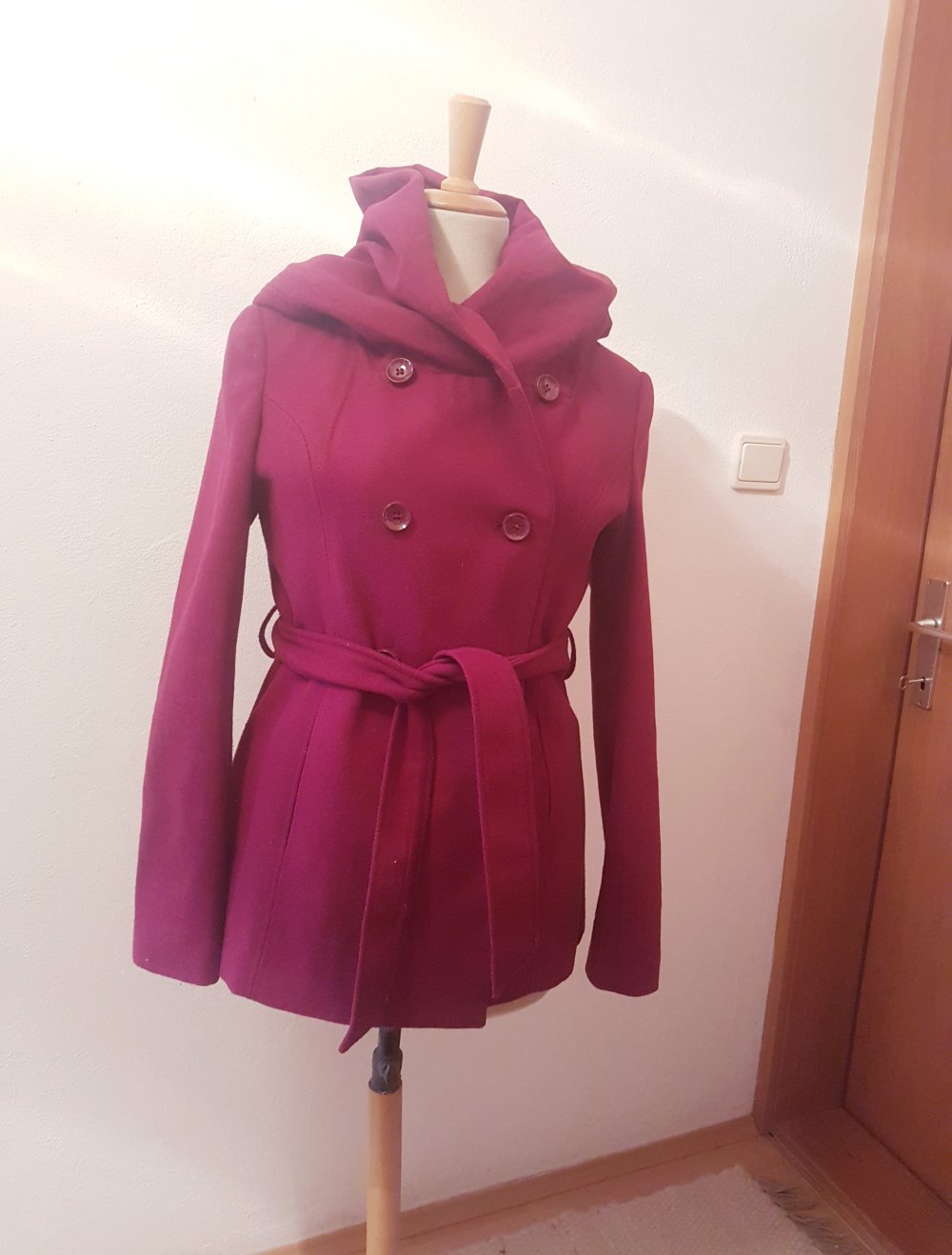 neue roter kurz mantel