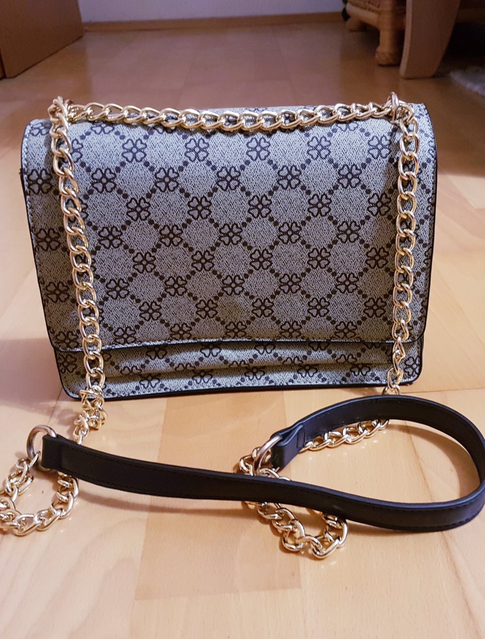 Neue Handtasche beige grau