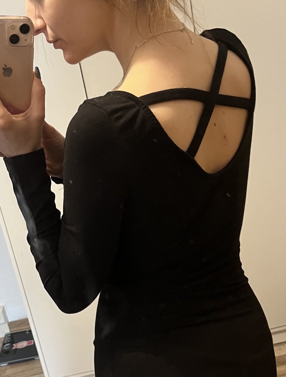 enges Kleid