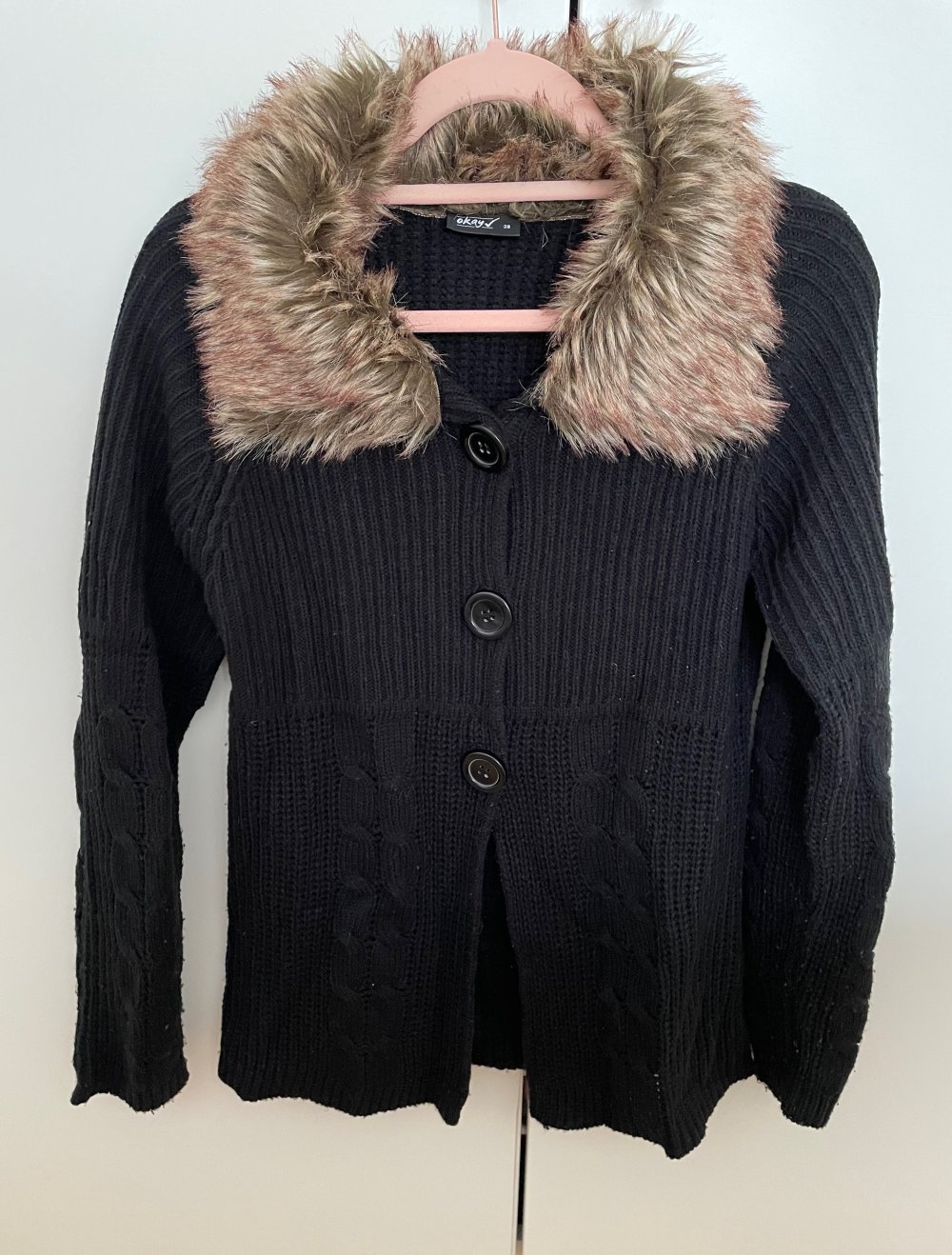 Strickjacke mit Faux Fur