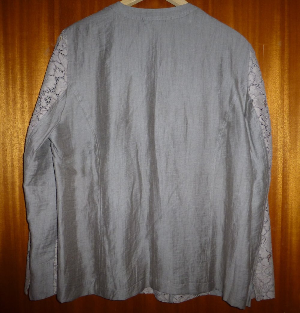 leichte Blusenjacke Gr. 46