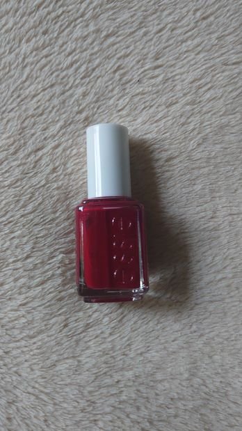 Nagellack rot essie 48  a list