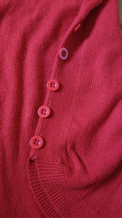 Pullover Lolita Knöpfe rot  Größe 38 / 40 