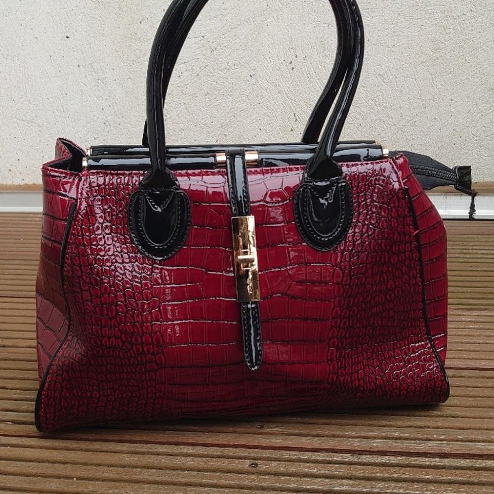 Tasche Handtasche Jenny Fairy rot schwarz Lack Krokko Schlangen Muster Art 