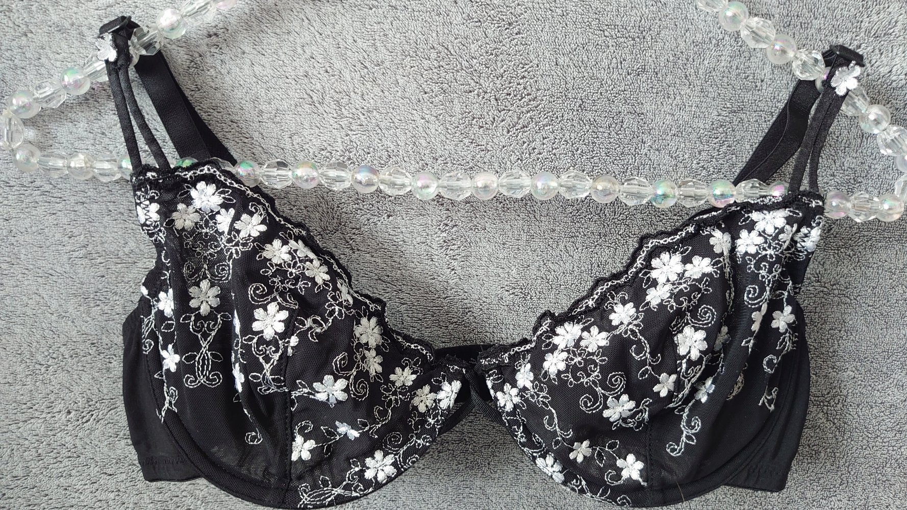 BH  Spitze Blümchen  schwarz  weiß 80C Caprice Bourret