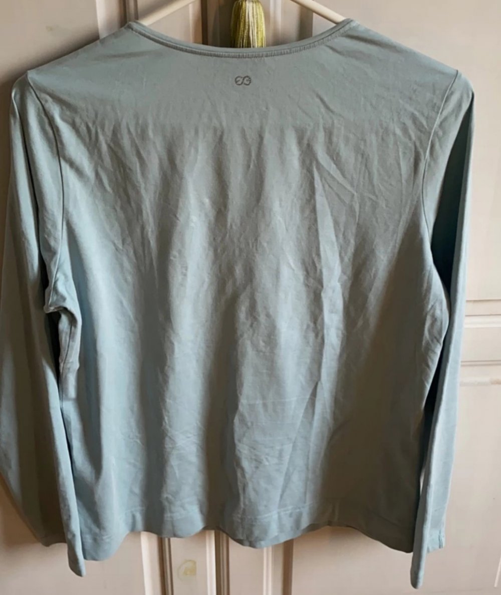 Shirt von Escada hellblau mit Perlen bestickt L