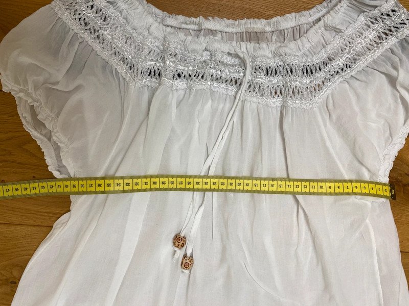 Sommerbluse weiß Italy Holzperlen Spitze Größe M Flora Fashion