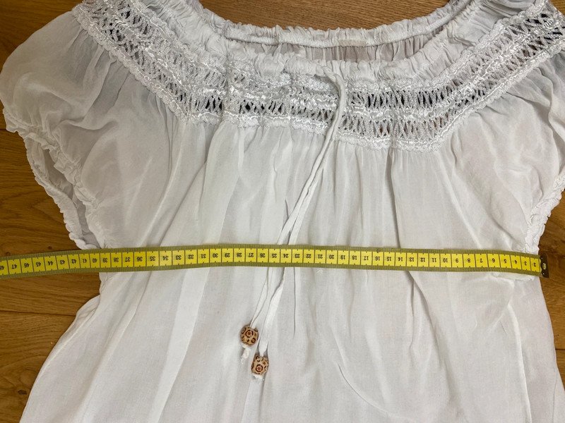 Sommerbluse weiß Italy Holzperlen Spitze Größe M Flora Fashion