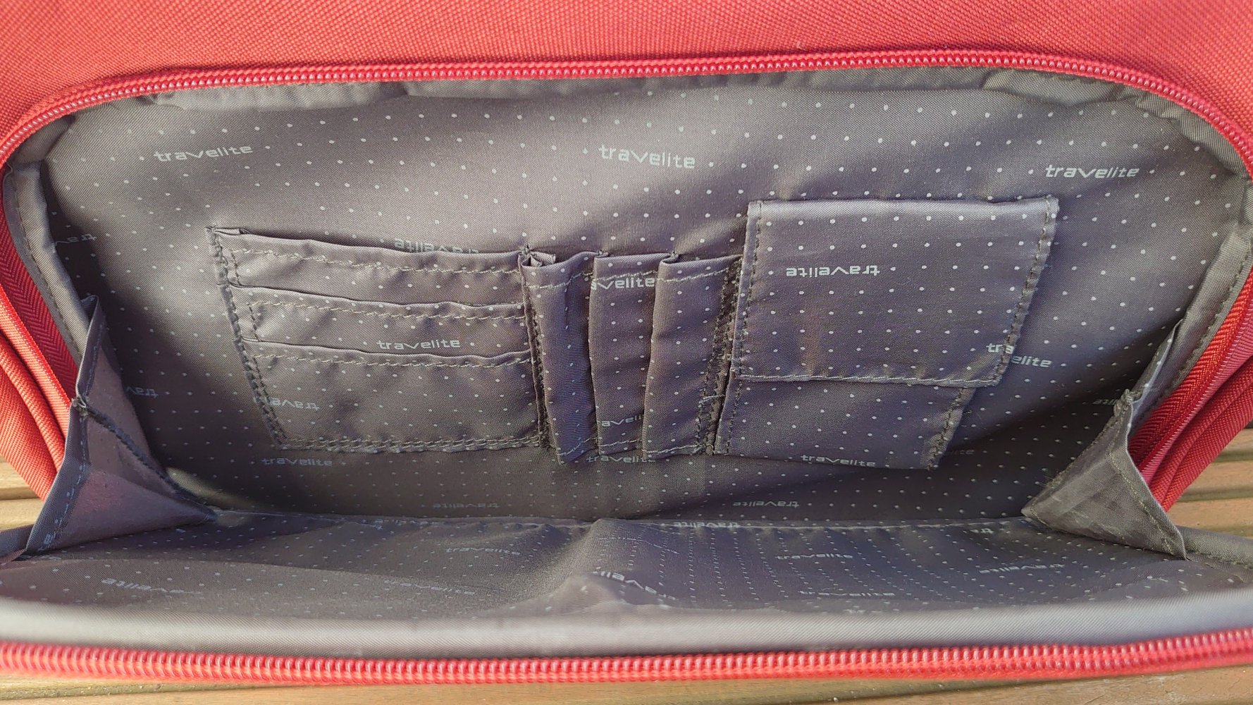 Tasche Reisetasche Koffertasche Weekender rot silber travelite 38 cm Breit 30 cm Hoch 11 cm Tief
