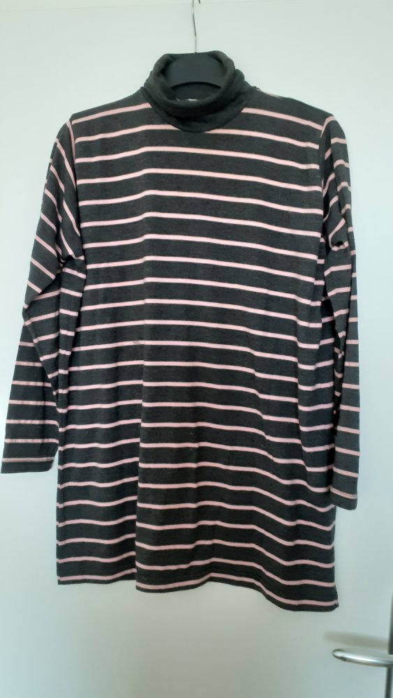 Langer Rollkragenpullover Gr. 36