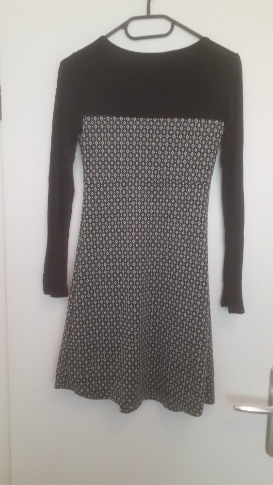 Langarmkleid Gr. 32