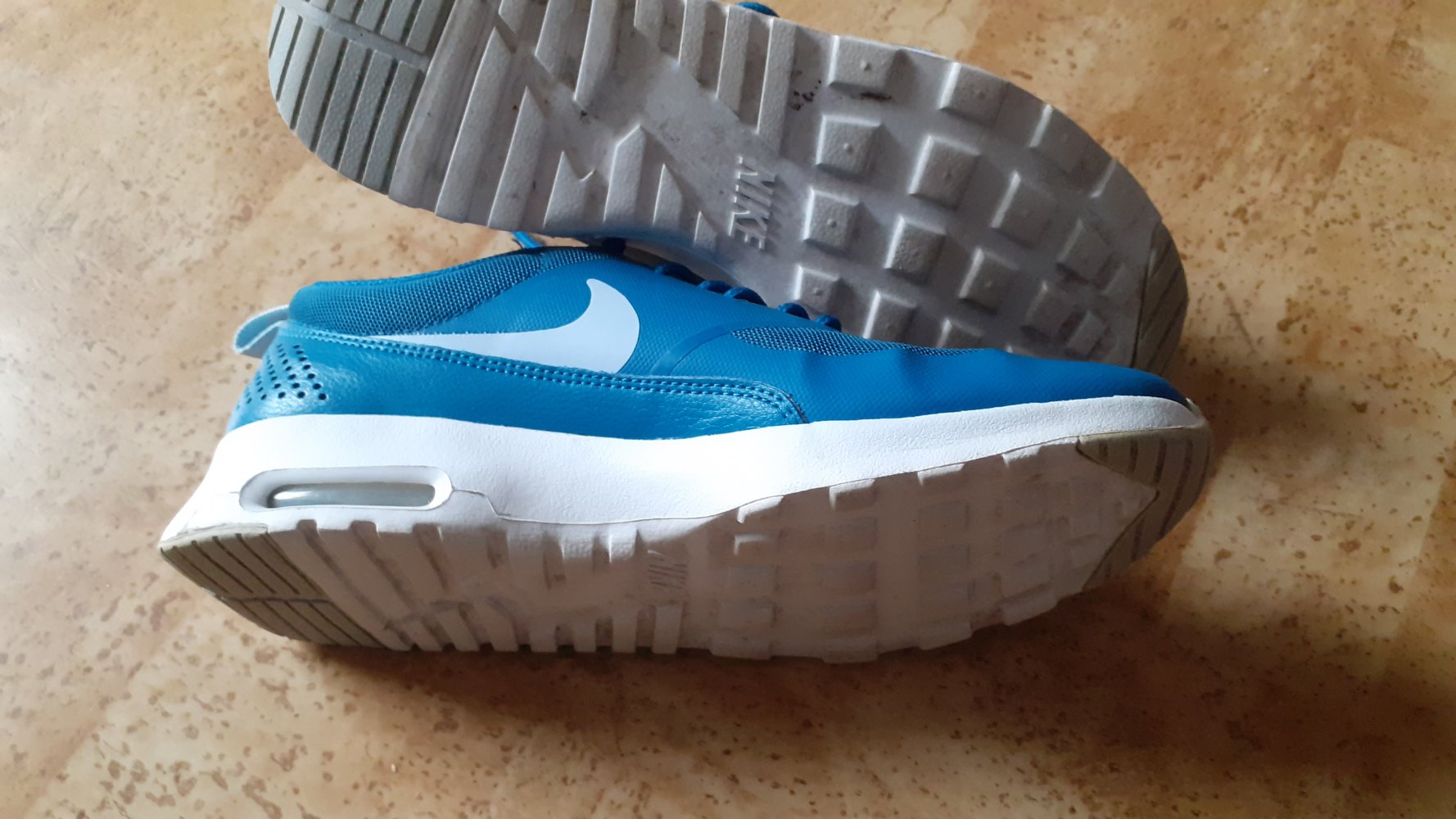 Nike Turnschuh Gr. 40