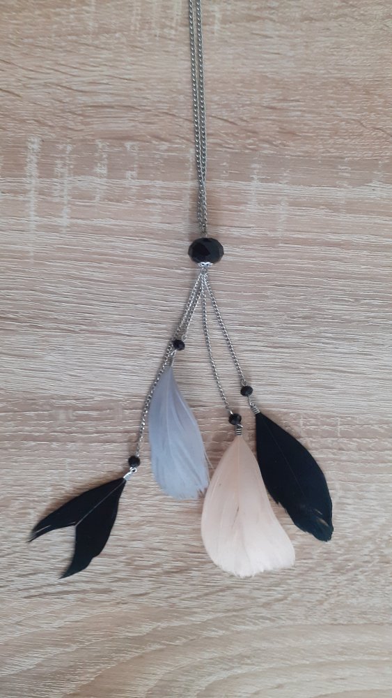 Kette mit Federn