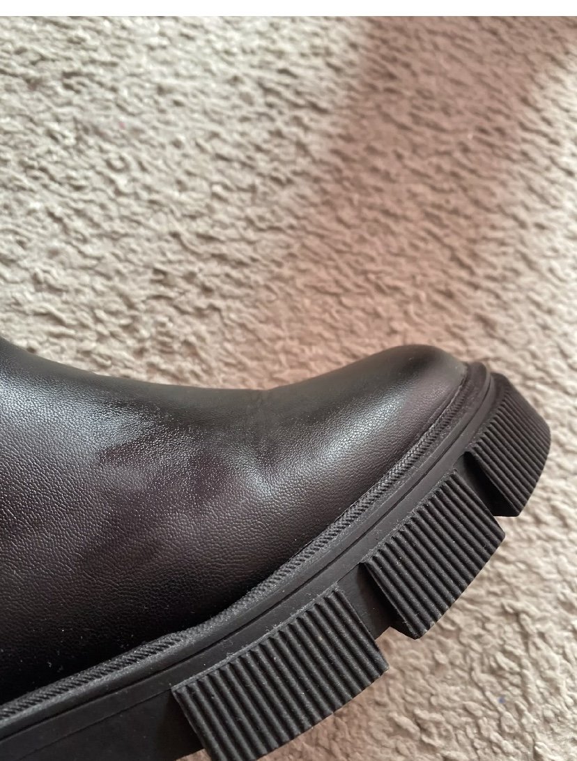 schwarze stiefel