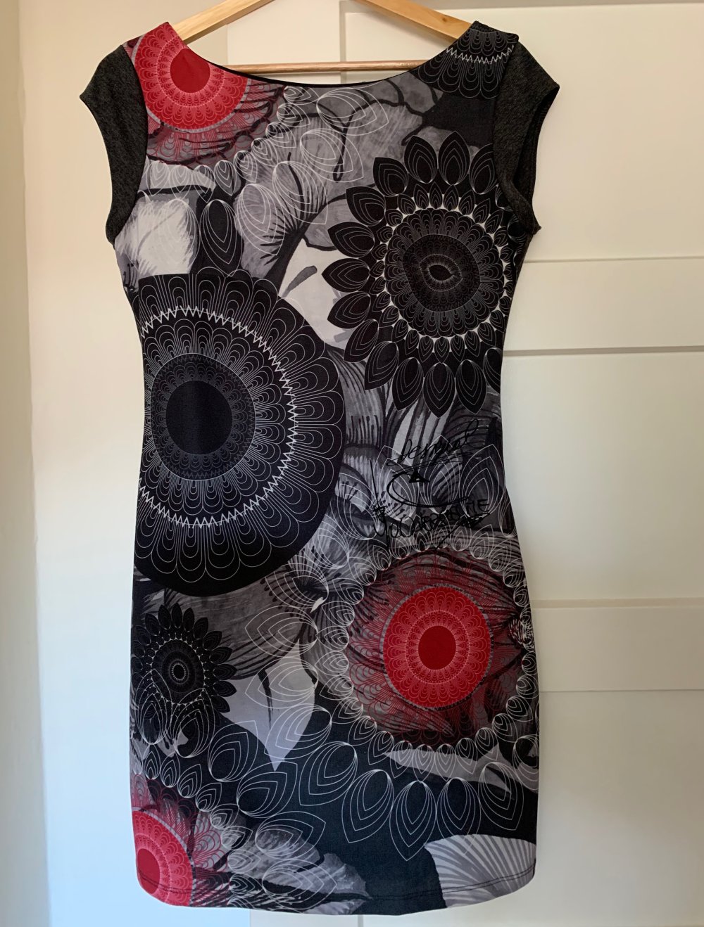 Elegantes Kleid von Desigual