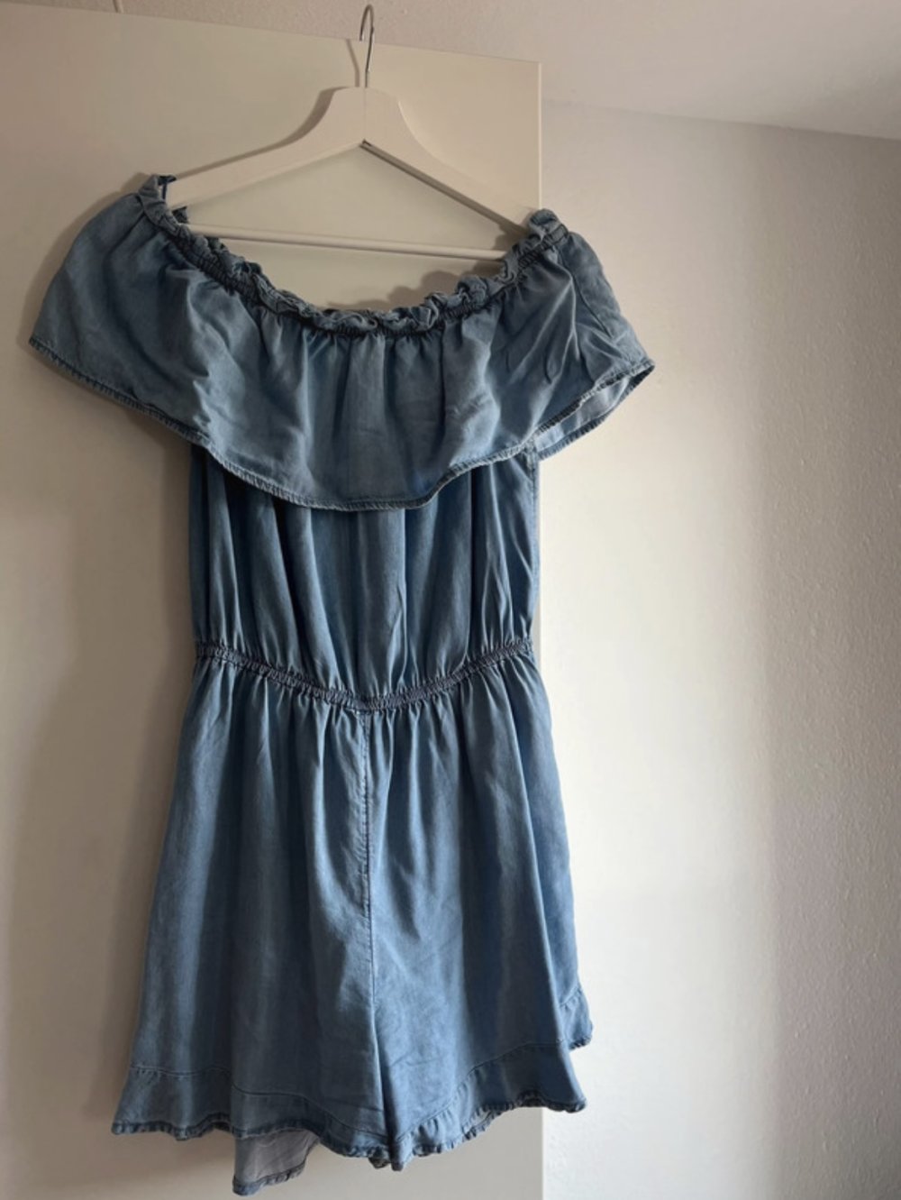 Blauer Jumpsuit