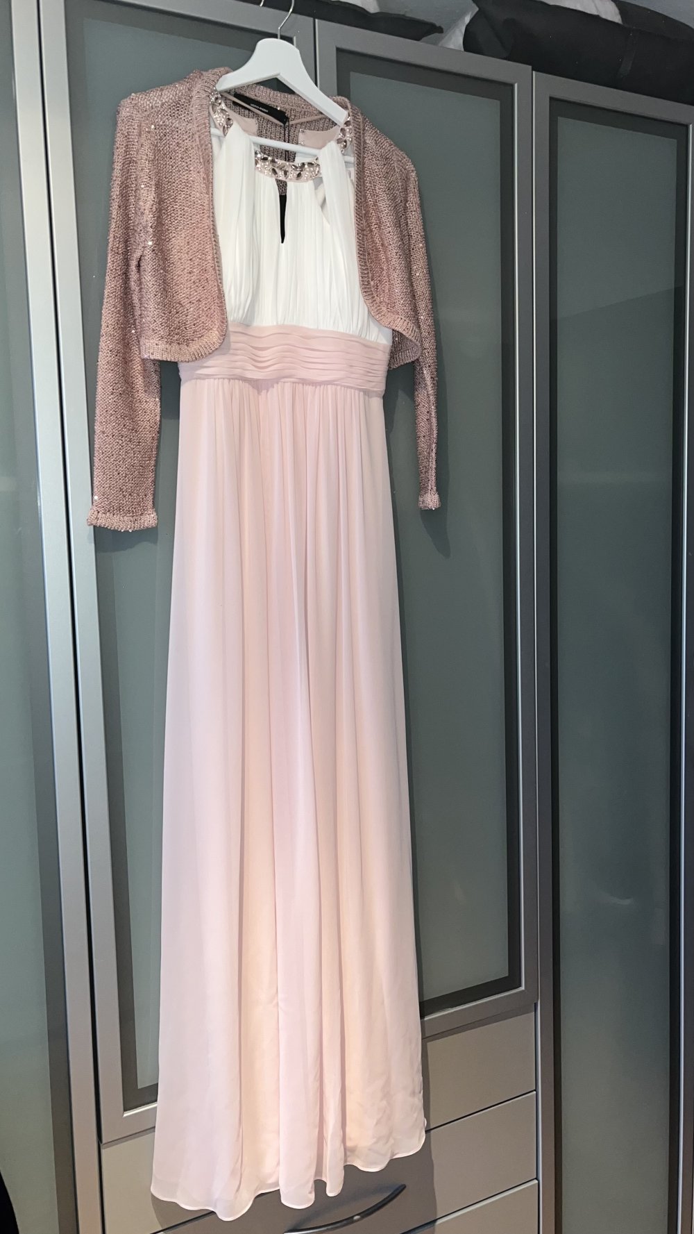 Neues Ballkleid