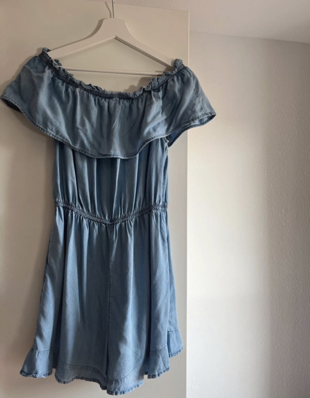 Blauer Jumpsuit
