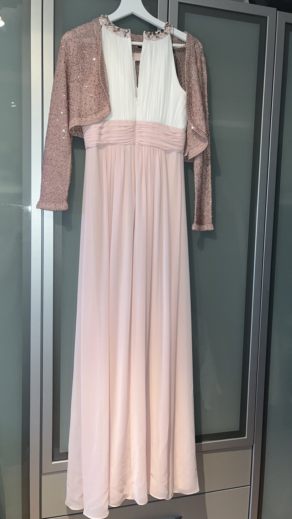 Neues Ballkleid