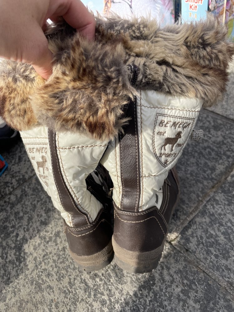 Schöne gefütterte Winterstiefel 