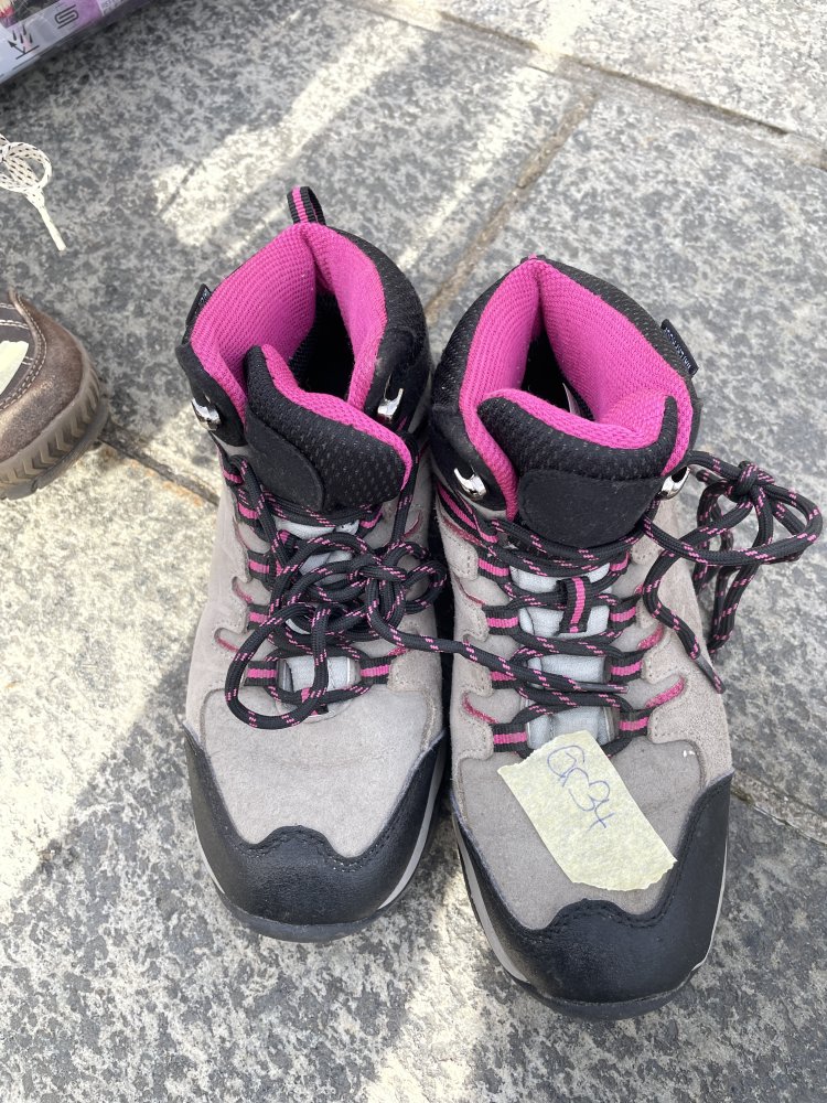 Gute Wanderschuhe Grösse 34