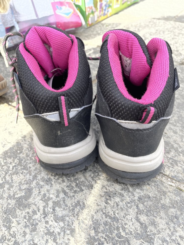 Gute Wanderschuhe Grösse 34