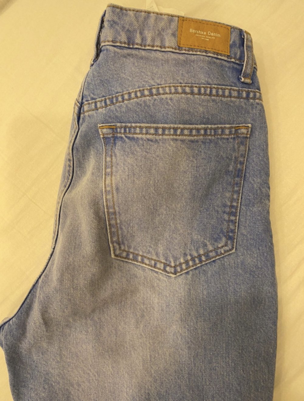 MOM Jeans