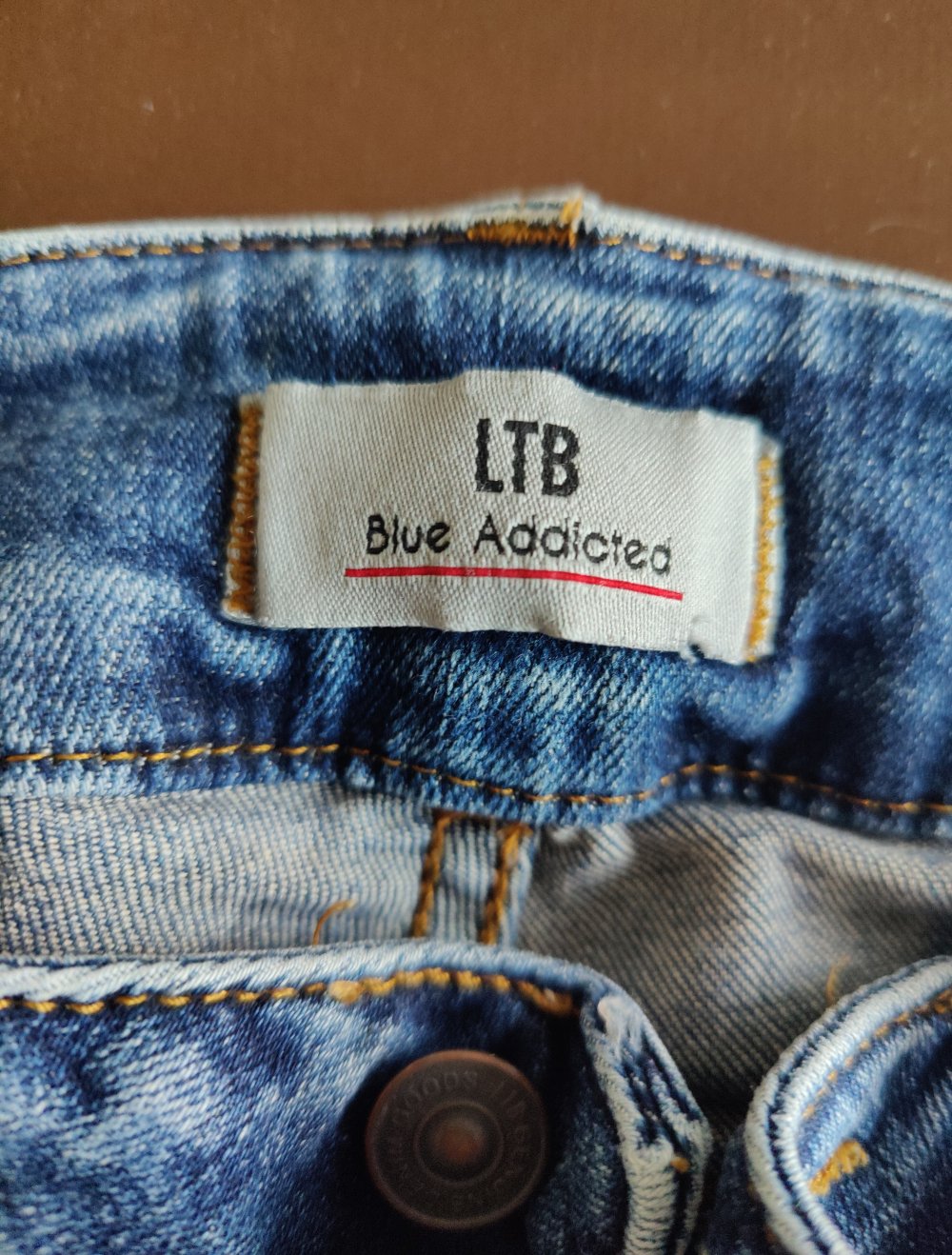 jeans