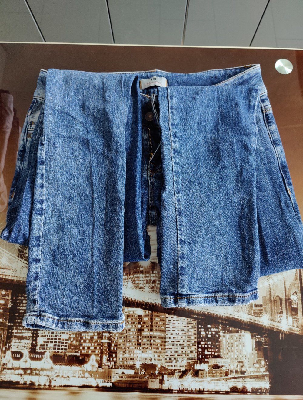 jeans